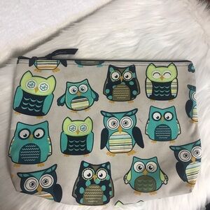 Thirty-One Owl Print Cosmetic Bag in Beige and Teal